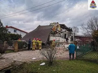 Straż pożarna na miejscu wybuchu w domu w miejscowości Mokra Prawa