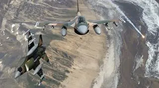 F-16 nad Alaską