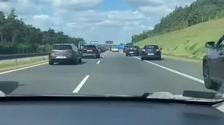 Transport serca z policyjną eskortą