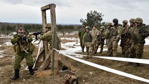 Kanadyjczycy przedłużą misję wojskową na Ukrainie. "Chodzi o walkę między demokracją i autorytaryzmem"