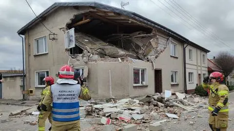 "Zamówił hydraulika", "do wybuchu doszło w trakcie prac naprawczych". Dwie osoby ranne