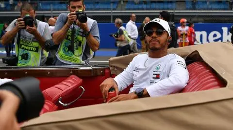 Siedmiokrotny mistrz świata F1 przedłużył kontrakt. "Dużo sukcesów przed nami, nie tylko na torze"