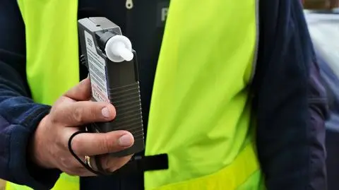 Jechał z pasażerką. Był tak pijany, że w alkomacie zabrakło skali