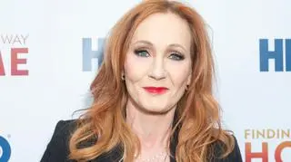 Rowling krytykowana za nową książkę. "Morał wydaje się następujący: nigdy nie ufaj mężczyźnie w sukience"