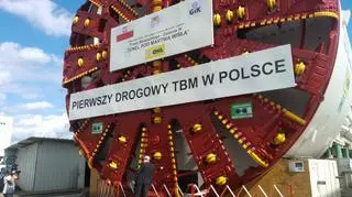 Gigant waży 2200 ton