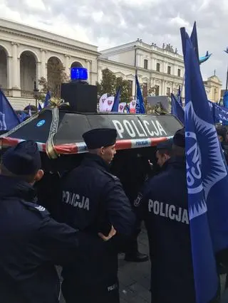 Protest policjantów i służb mundurowych w Warszawie