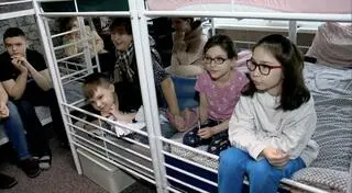Від чергової війни вони втекли до Польщі