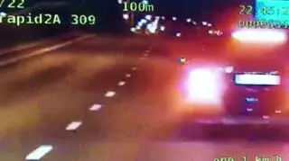 Policja eskortowała auto do drzwi kliniki 