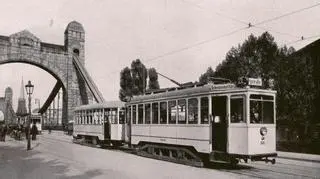 Historyczny tramwaj na Moście Grunwaldzkim, lata 30