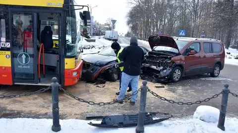 Oba auta zostały w znacznym stopniu zniszczone