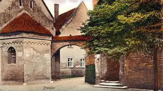 Brama Kluszczana na pięknej pocztówce z 1908-1916 roku