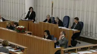 Senatorowie zakłócają wystąpienie Sadurskiej ws. drugiego referendum