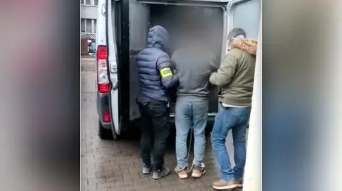 Miał grozić kobietom napotkanym w parku bronią palną i nożem