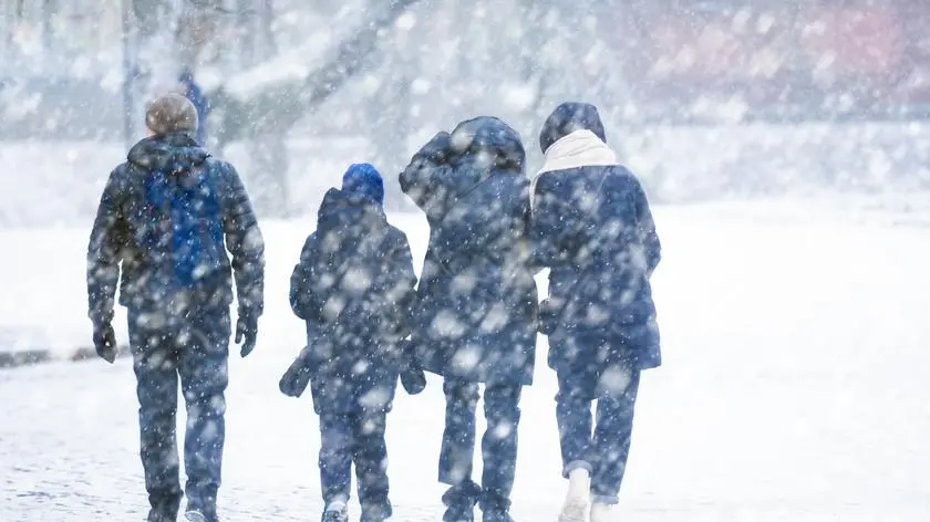 Nowe ostrzeżenia IMGW przed śniegiem. Niektóre mają choćby drugi stopień