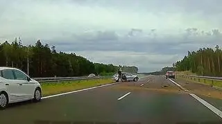 Samochód zajechał im drogę, wpadli w poślizg