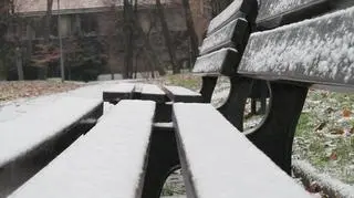 Na ławkach usiąść się nie da