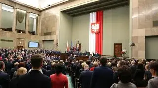 Sejm uczcił minutą ciszy ofiary ataku