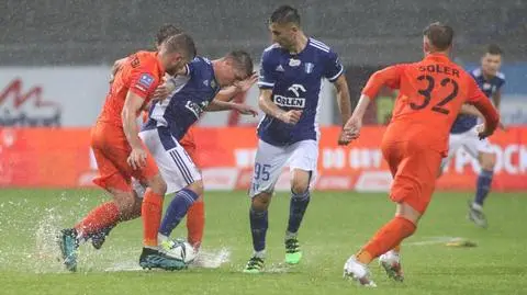 Mecz na wodzie w Płocku. Wisła nie dała szans Zagłębiu