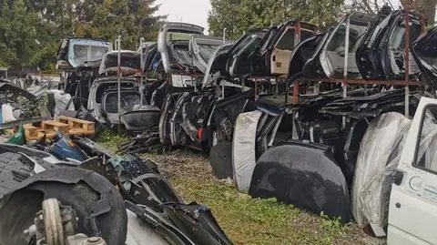 "Kradli luksusowe samochody, używając metody na walizkę"