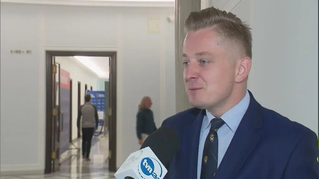 Stefaniak o lotach HEAD premiera i prezydenta: to jest poprostu nieodpowiedzialne