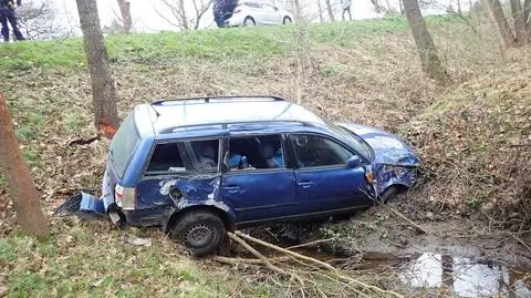 Jeden wylądował w rowie, drugi ma trzy sądowe zakazy, trzeci przyjechał do sklepu, gdzie zakupy robił policjant