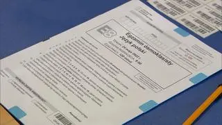 Pierwszego dnia testów, tradycyjnie uczniowie rozwiązywali zadania z języka polskiego