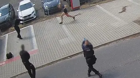 Kamery monitoringu nagrały interwencję policji