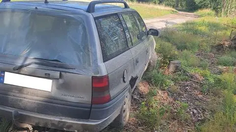 15-latek zabrał ojcu auto i wybrał się z kolegą na przejażdżkę. Później uciekał przed policją
