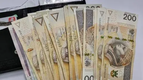 76-latek miał w portfelu kilka tysięcy złotych