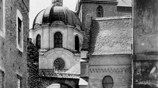 Brama Kluskowa i Kościół Idziego w latach 1920-1940