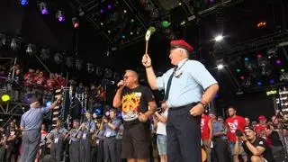 Kolejarz Roman Polański odgwizduje początek Pol'n'Rock Festival