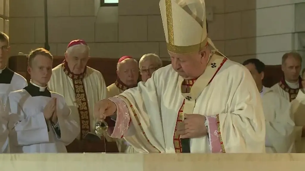 Poświęcenie sanktuarium św. Jana Pawła II. "Tutaj ziemia spotyka się z niebem"