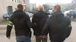 Grupa miała wyłudzić co najmniej milion złotych