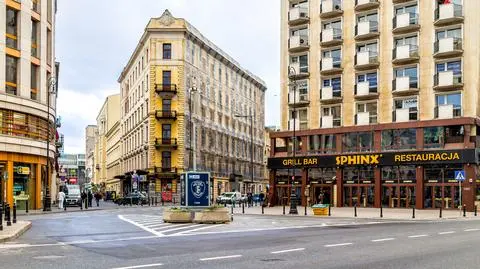 warszawa shutterstock_1693688071