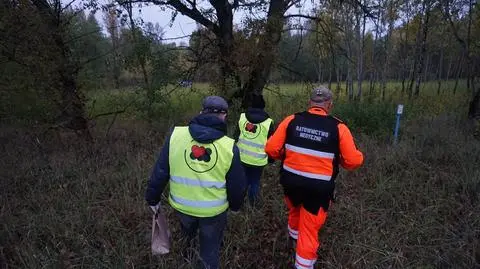 On żyje w leśnym pustostanie, ona z partnerem wybrała namiot przy ulicy. "Zawsze mogą na nas liczyć" 