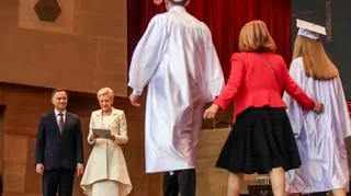 Para prezydencka wręczyła dyplomy polskim szkołom i ich absolwentom