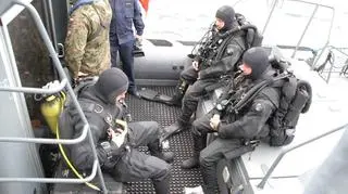 Ich neutralizacją zajął się niszczyciel min ORP „Flaming”