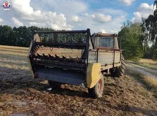 51-latek został wciągnięty pomiędzy łopaty rozrzutnika