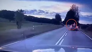 Później przyjechał na czerwonym 