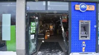 Do sklepów wjeżdżali autem