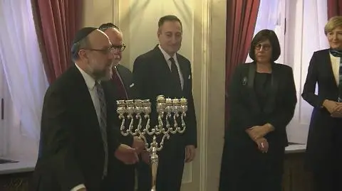 Prezydent Duda zapalił chanukową świecę