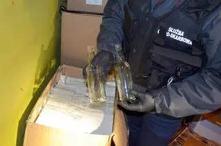 Gotowy wyrób miał być przelany do butelek