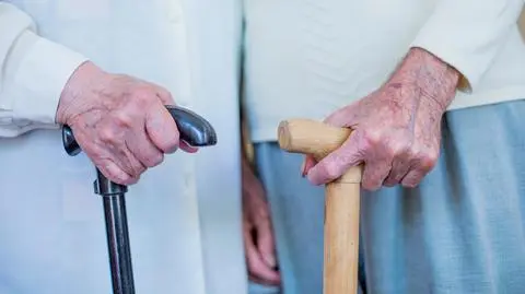 senior seniorzy emeryt emerytka shutterstock_1462957100