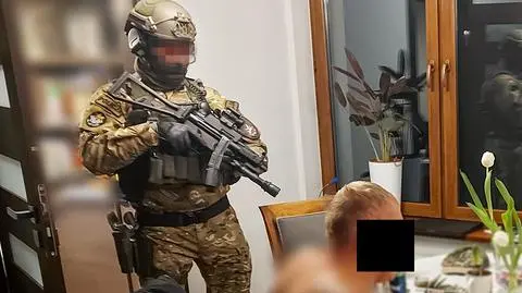 Podrobione leki największych koncernów sprowadzane z Azji. Zarzuty dla 34 osób