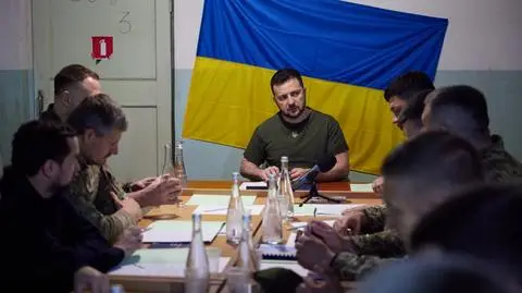 Zełenski odwiedził ukraińskich żołnierze w obwodach mikołajewskim i odeskim 