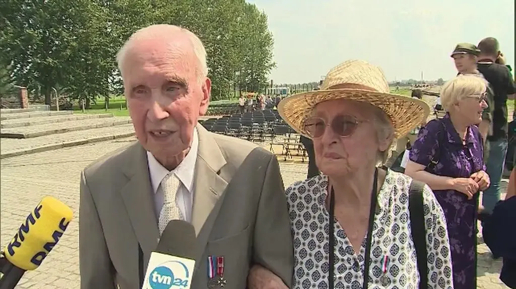 Papież zwiedził obóz w Auschwitz. "To nie miejsce na pompatyczne mowy"