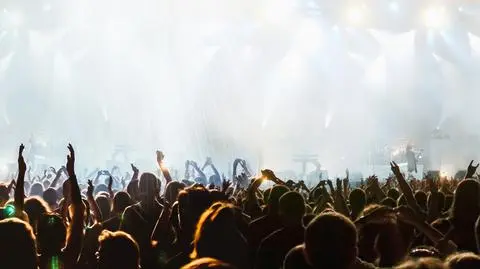 koncert publicznosc shutterstock_1724608381