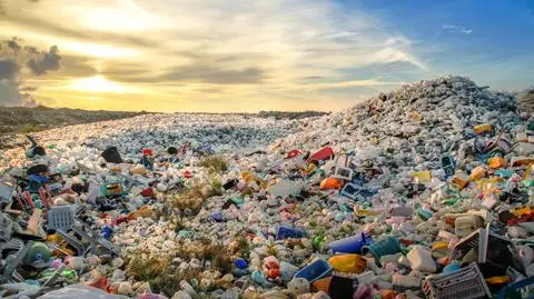 Ludzkość wyprodukowała  miliardy ton plastiku. Przez 65 lat wzrost o ponad 18 tysięcy procent