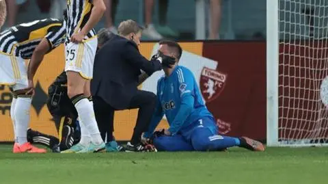 Krew, operacja, ale skończy się na strachu. Szczęsny może od razu wrócić do gry