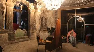 Zdjęcia do filmu robiono w miejscach na co dzień dostępnych dla zwiedzających, ale także i poza trasą turystyczną